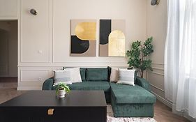 Luxurious Prestige Apartment On The St Stephen Road